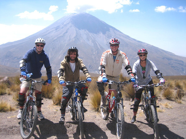 07-05-2012-19-57-49_ciclistas-chachani